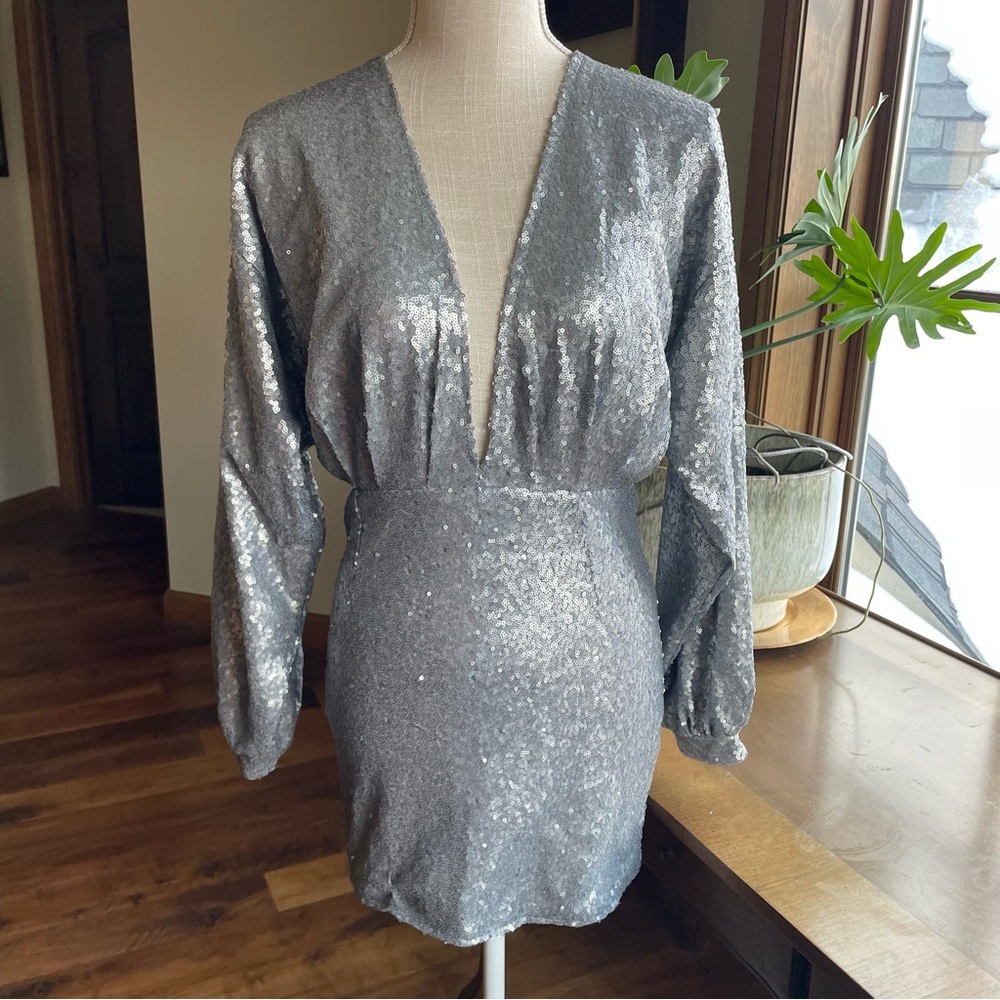 Nasty Gal Silver Sequin Long Sleeve Low Back Mini Dress size 4